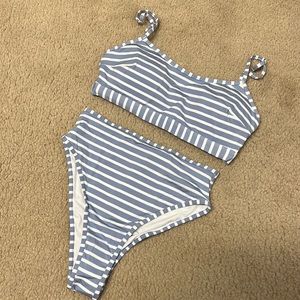 Two Piece Stripped Bikini Set 💙